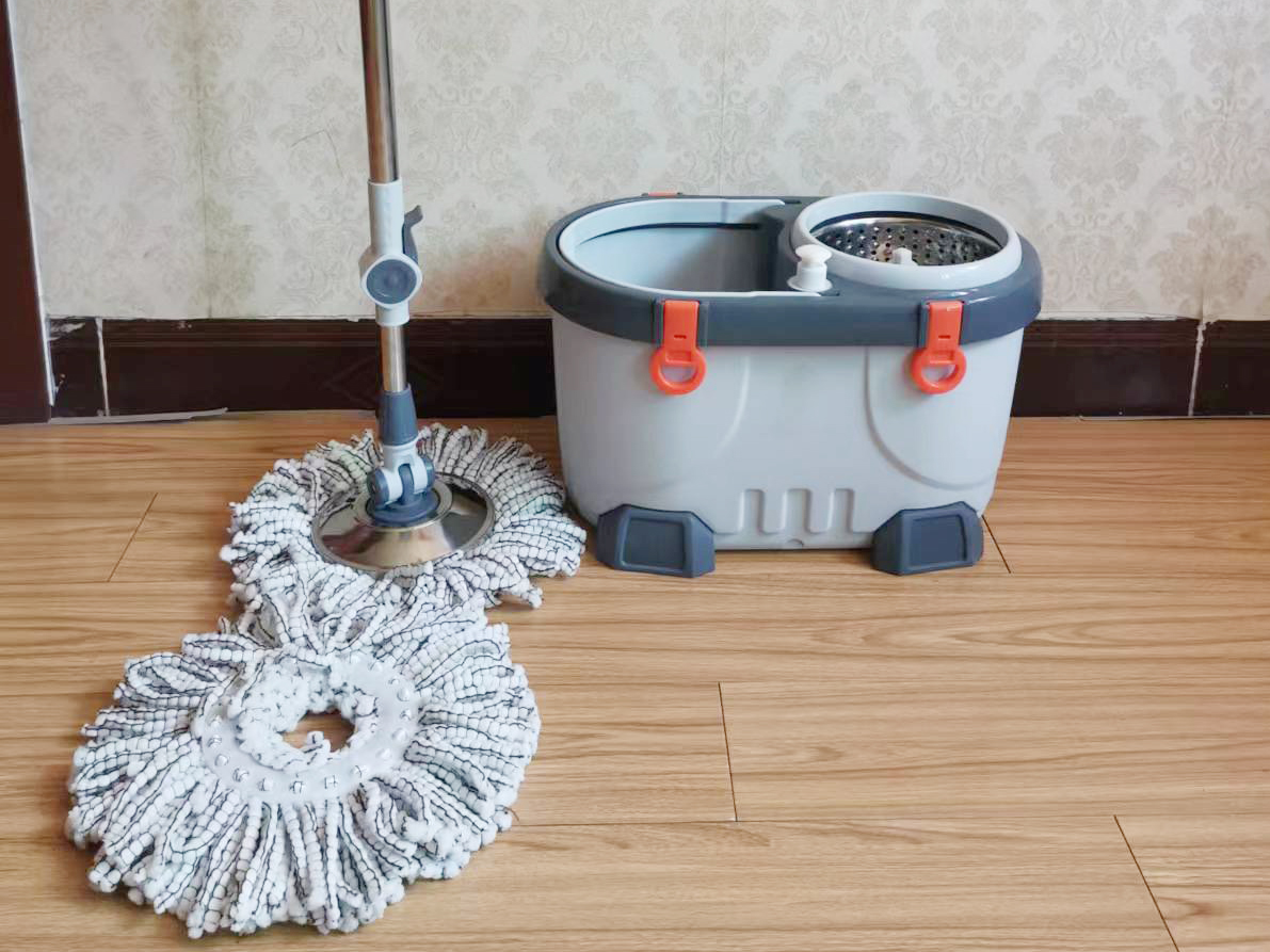 MOPS & MOPPING EQUIPMENTS